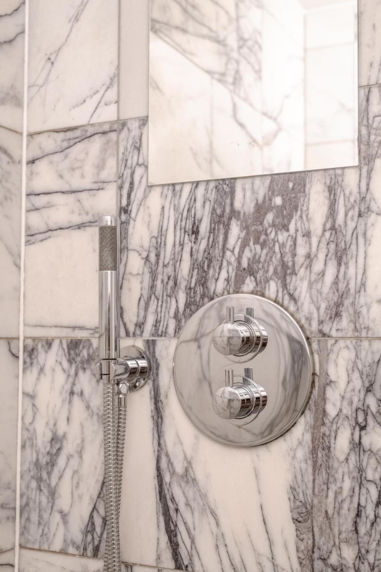 Bright 1 Bedroom Flat In Kensington Olympia Appartamento