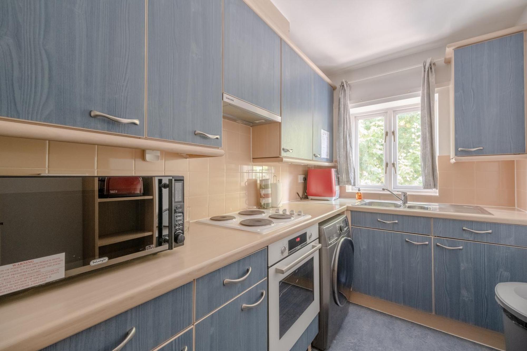 Bright 1 Bedroom Flat In Kensington Olympia Londra