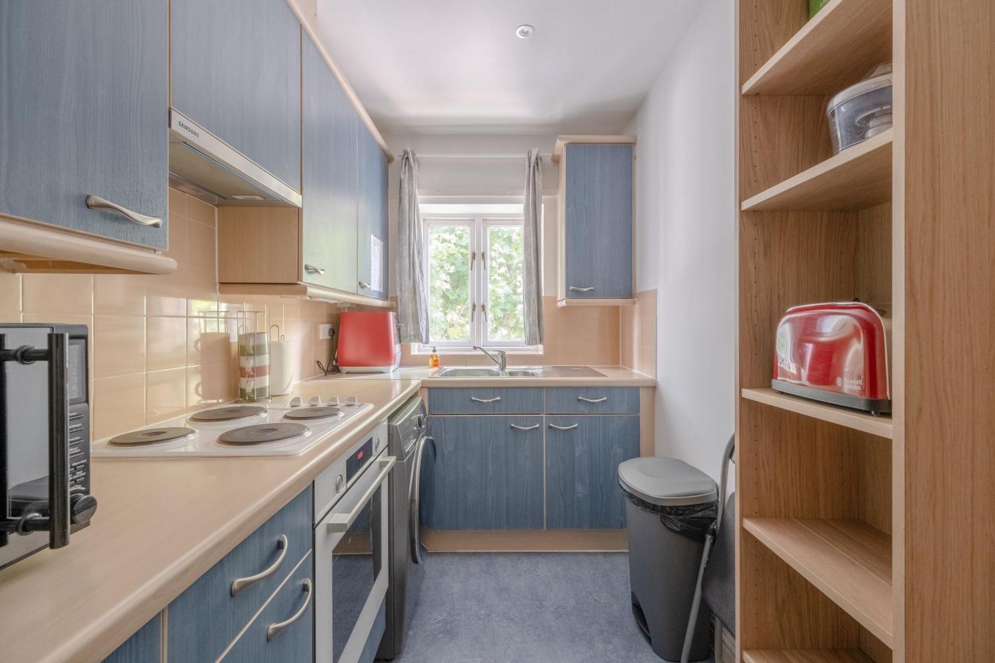 Bright 1 Bedroom Flat In Kensington Olympia * Londra